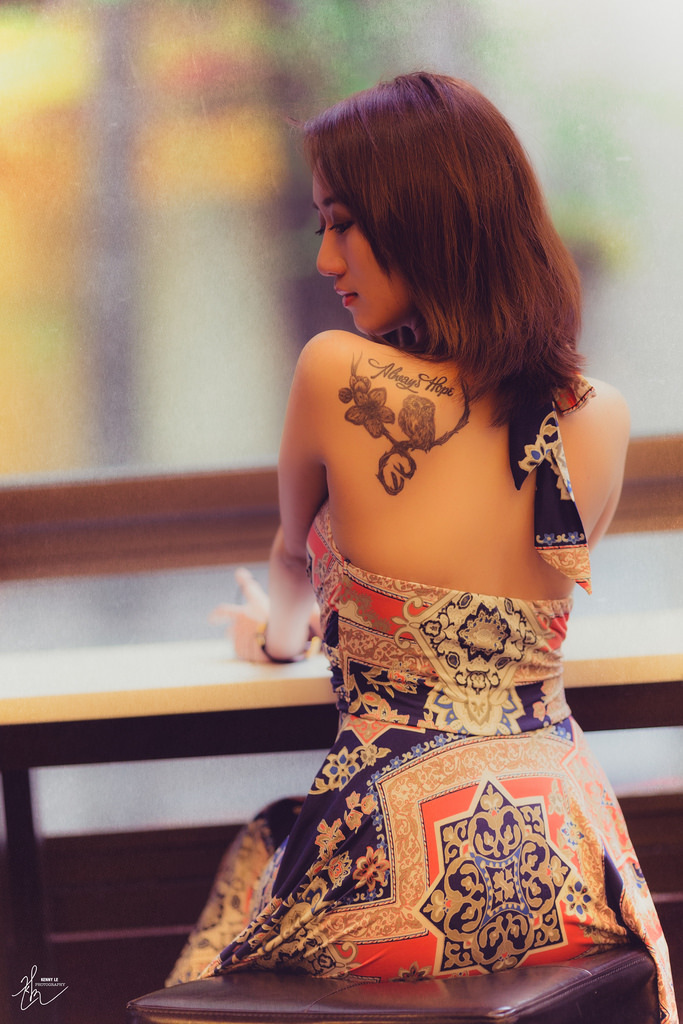 女邻居的大乳